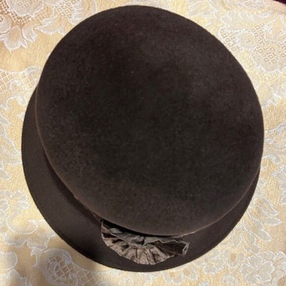 LOUISE GREEN Designer NWT Cloche Brown Wool Felt Velour HAT - Picture 7 of 9